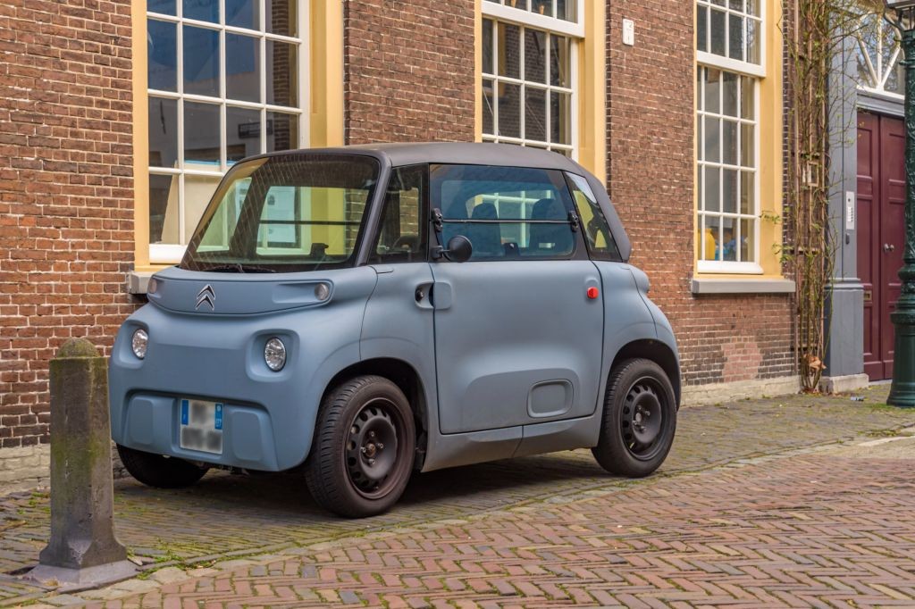 Voiture sans permis Citroen Ami en ville